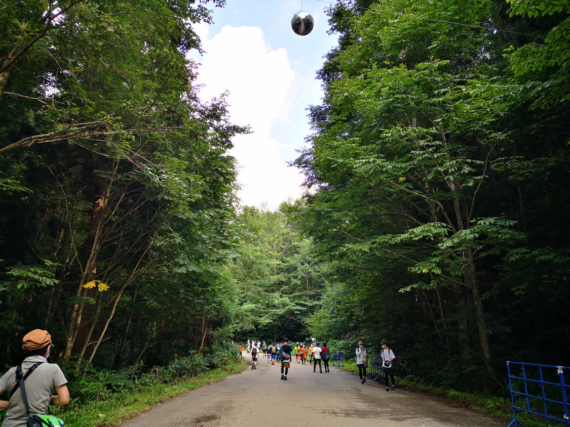 導線のミラーボール。