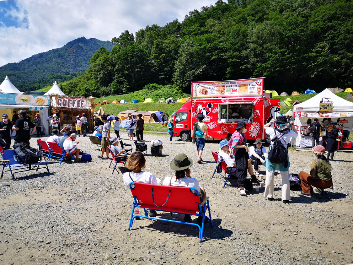 ベンチがある休憩所と化しています。