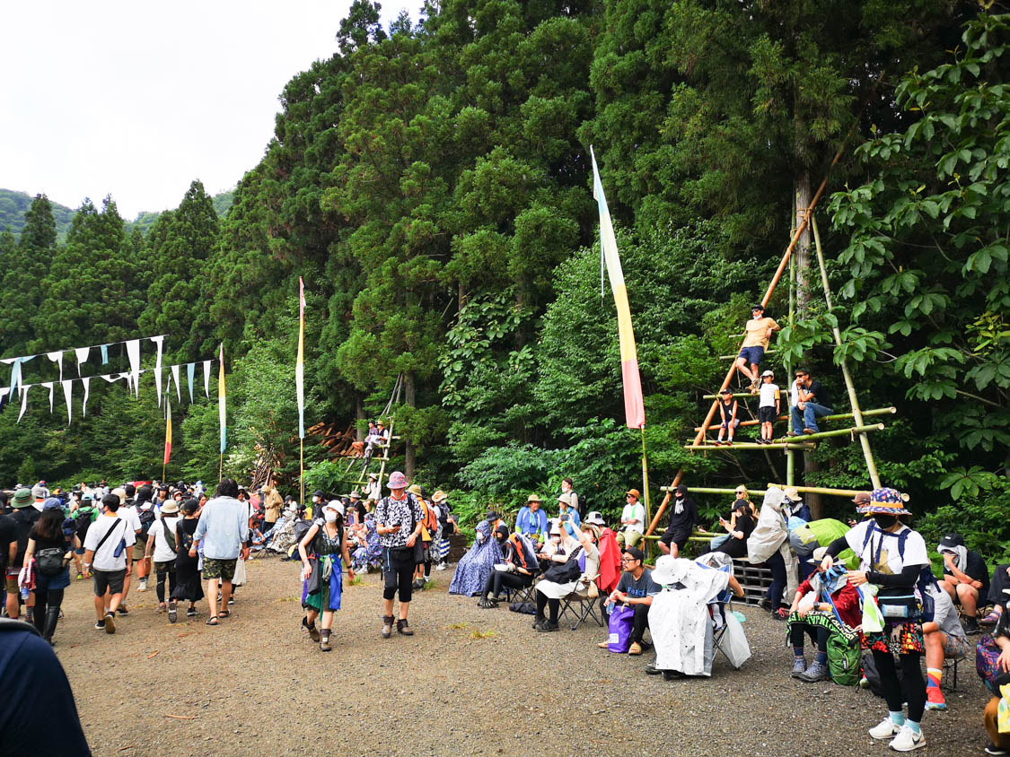 竹製の物見塔がコロナ前からあります。