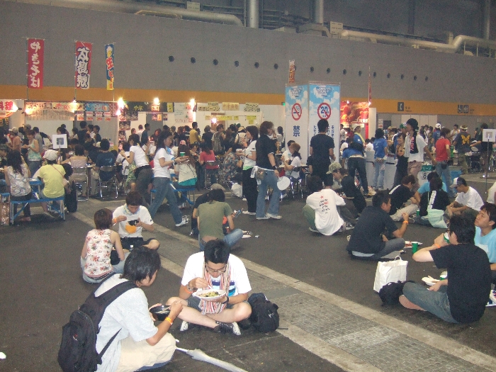 インテックス大阪内にある飲食店。