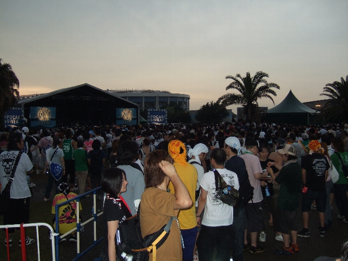 夕方、1日目のPUFFY AMIYUMIのころ。