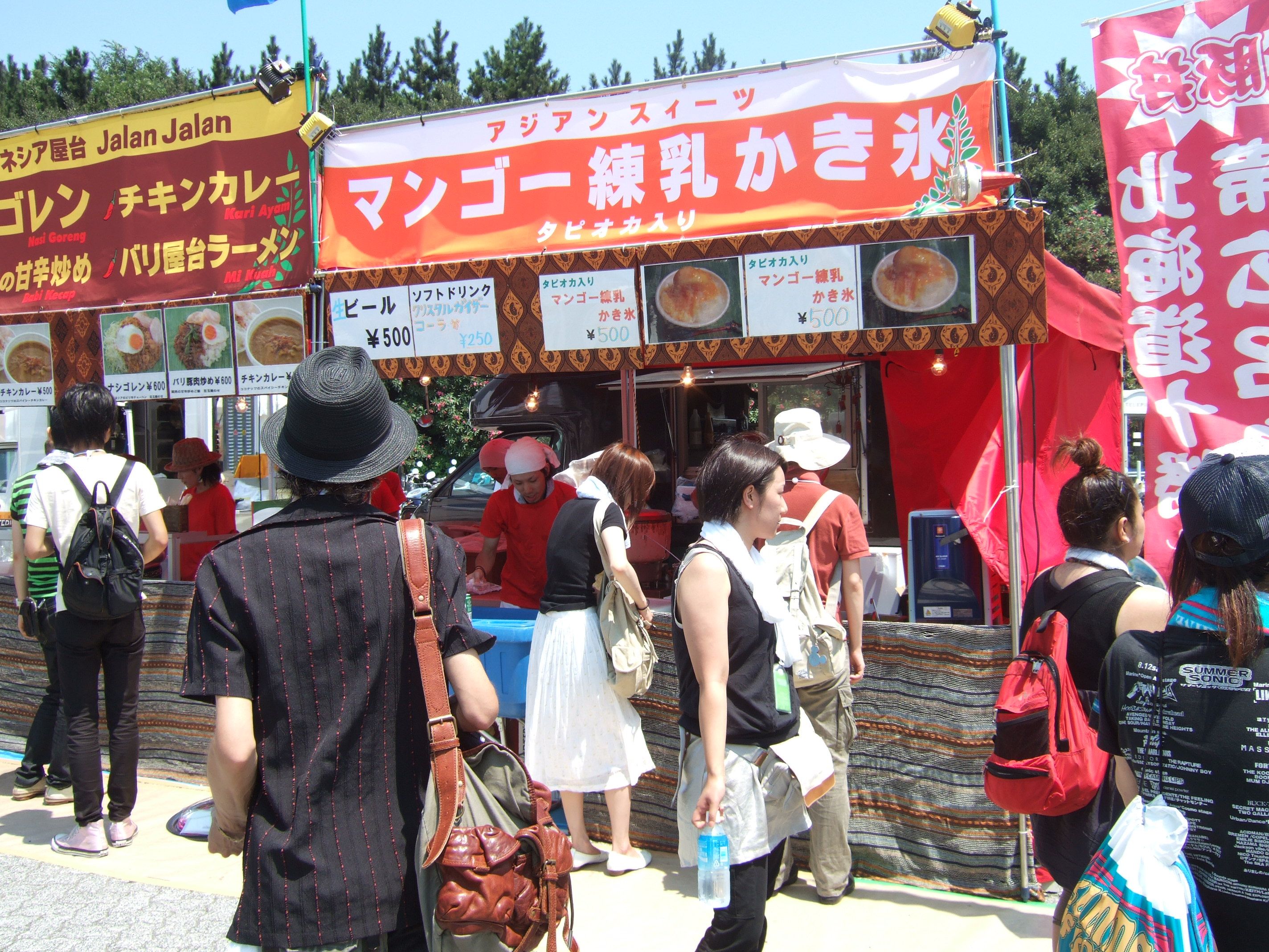 マンゴー練乳かき氷だけの店。フジロックフェスティバルでも人気でした。