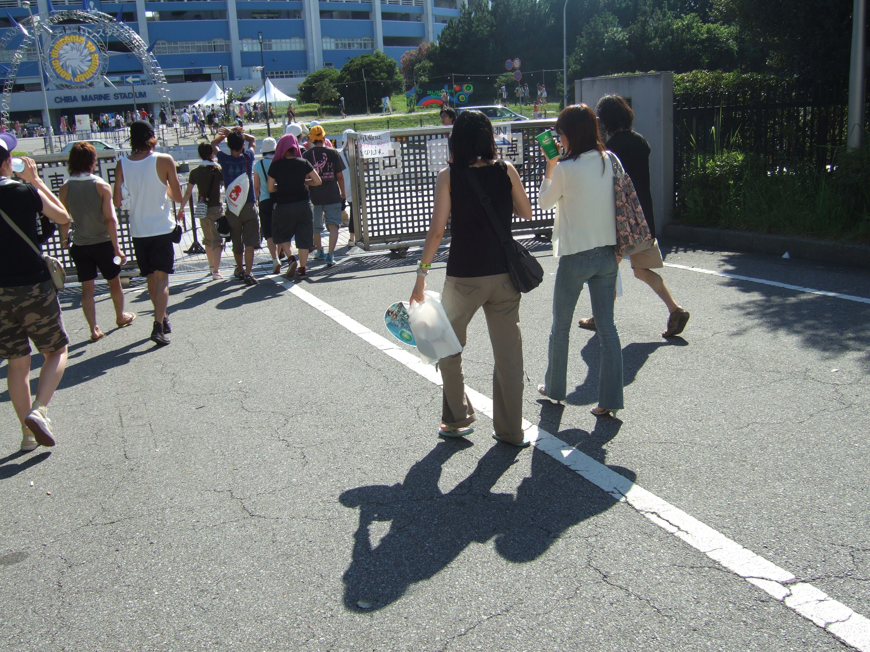 幕張メッセの出口。年によっては閉鎖になっています。