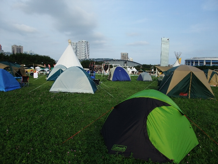 かなり場所に余裕を持ってテントを設営できます。