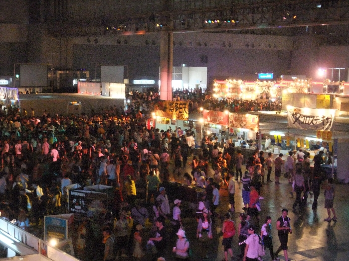 幕張メッセの飲食店ほか。