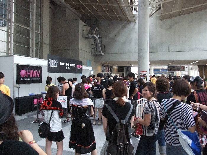 HMVによるサイン会スペース。