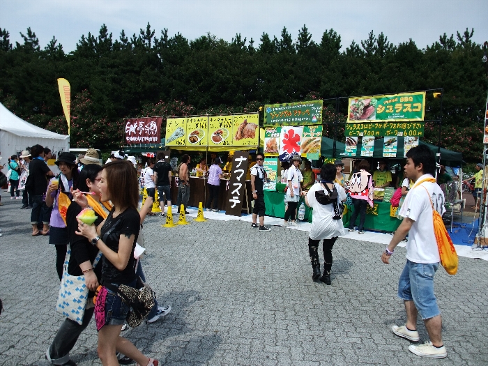 インド料理店、かき氷店など。