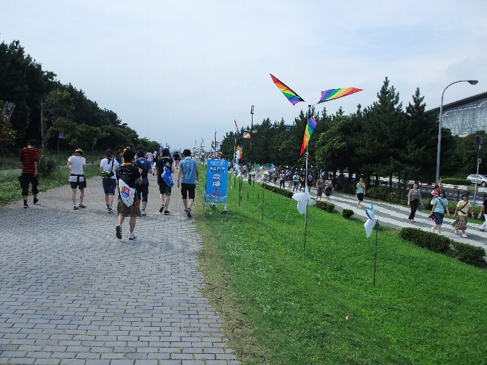 マリンステージを出て左へ曲がった道です。