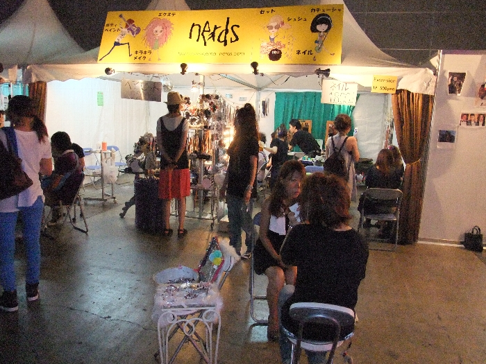 ボディペイント、ヘアカット、ヘアエクステなど、女性向けサロン。