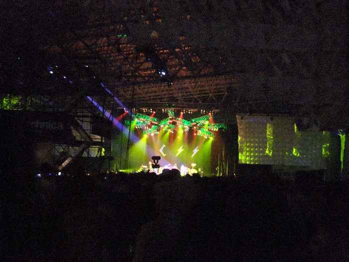 幕張メッセにあり、マリンステージ、マウンテンステージに次いで3番目に大きいソニックステージ。