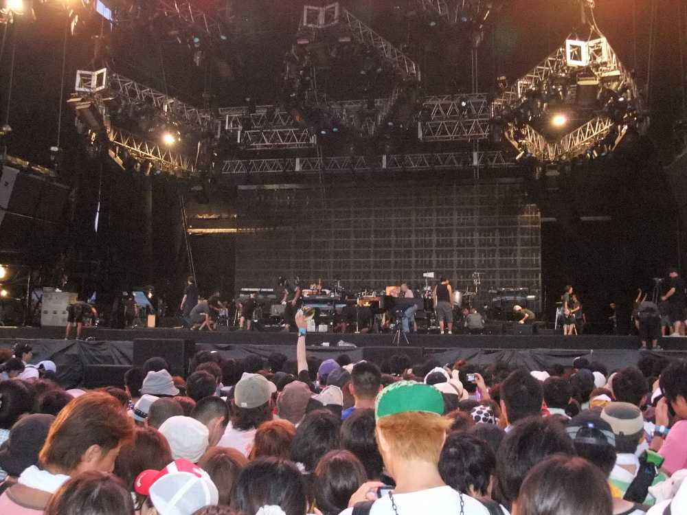 機材の多さでサウンドの豪華さがある程度分かります。