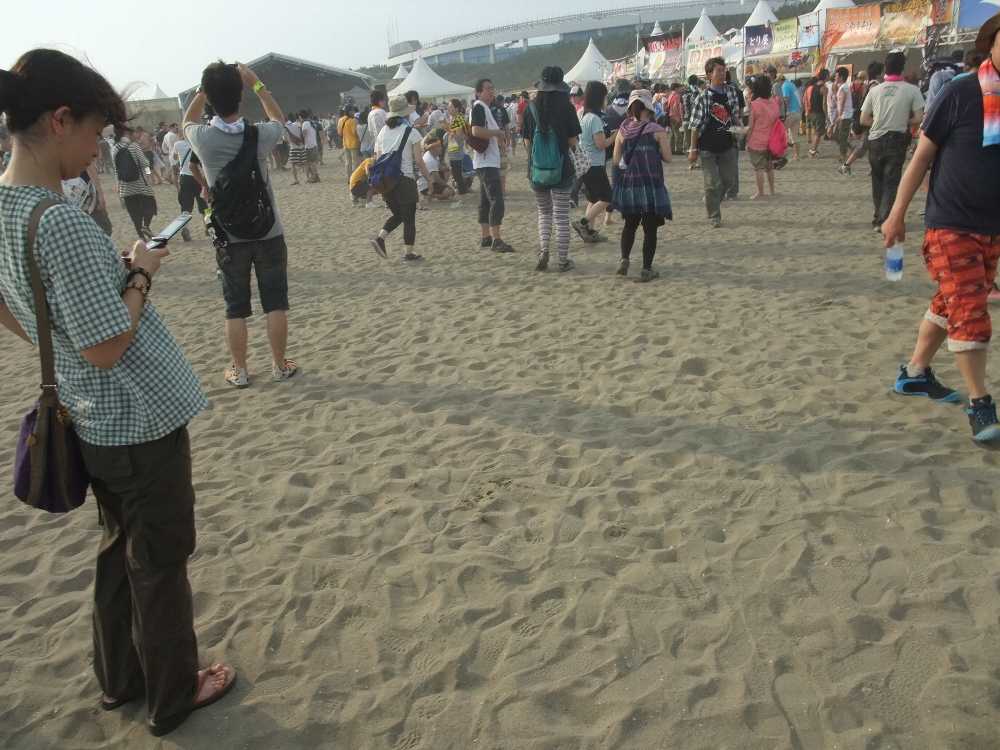 奥がステージ。