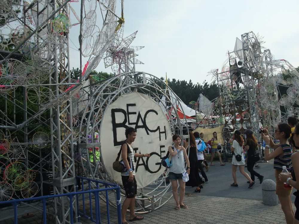 マリンステージ外にあるビーチステージへの通路。