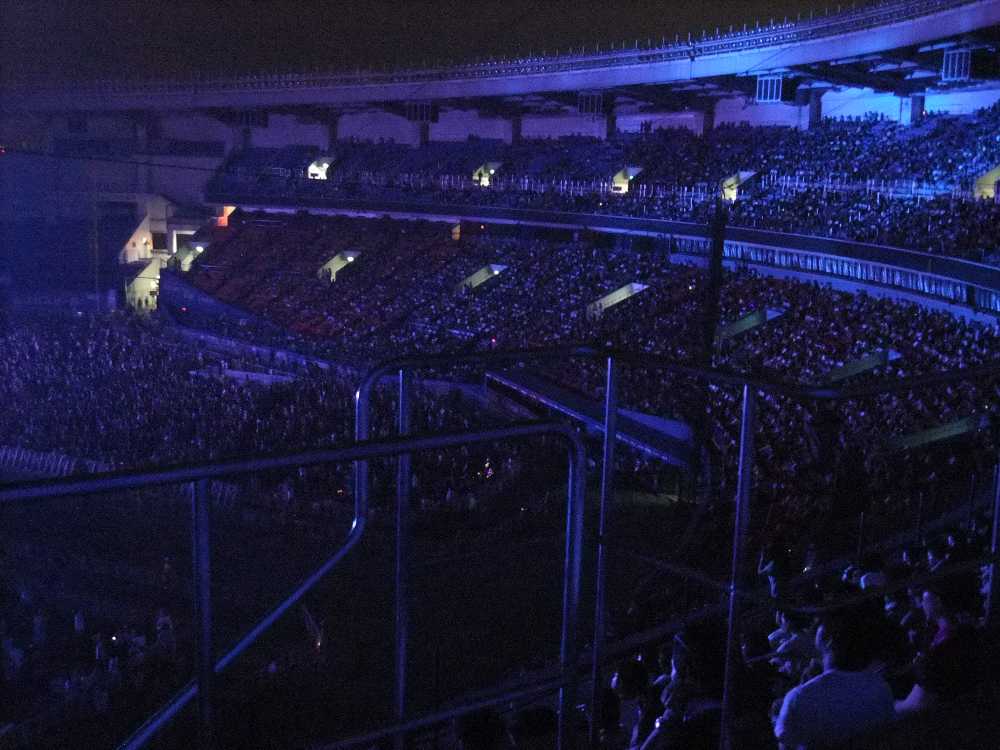 3階席までいっぱい。