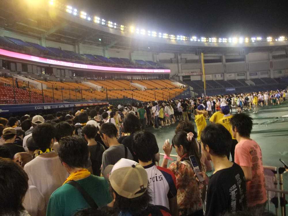 スタンド席も退場済み。