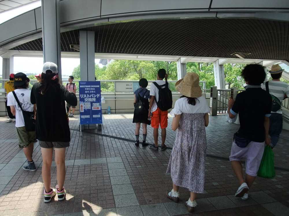 幕張メッセとマリンステージの別れ道。