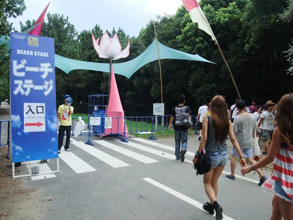 ここから右に曲がる。