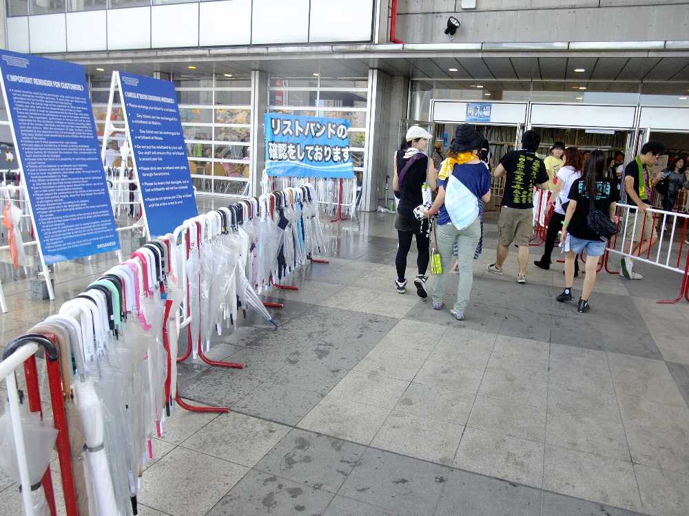 幕張メッセ入り口。