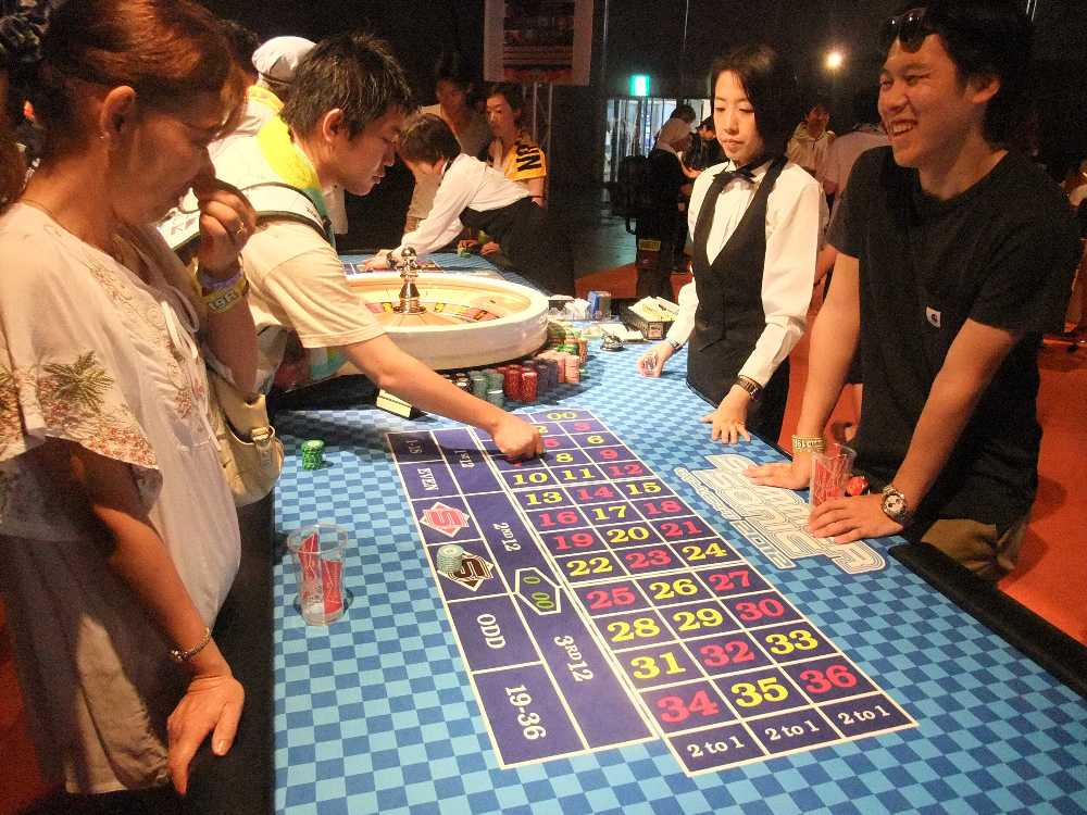 「サマソニドル」でカジノに参加する。