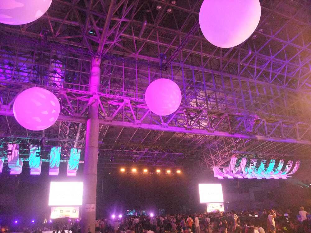 幕張メッセの中では最大のステージ。