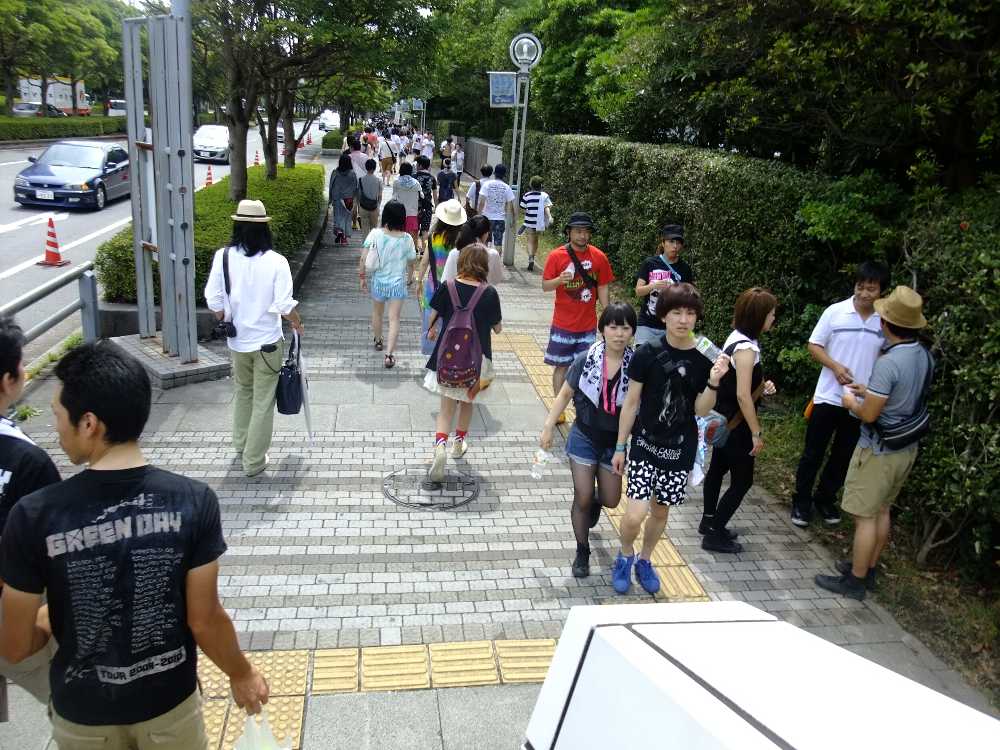 マリンステージ方面へ。