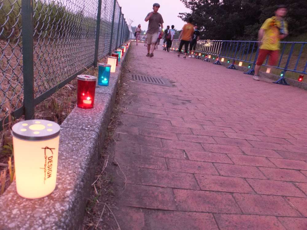 カメヤマローソクを大量に使用。