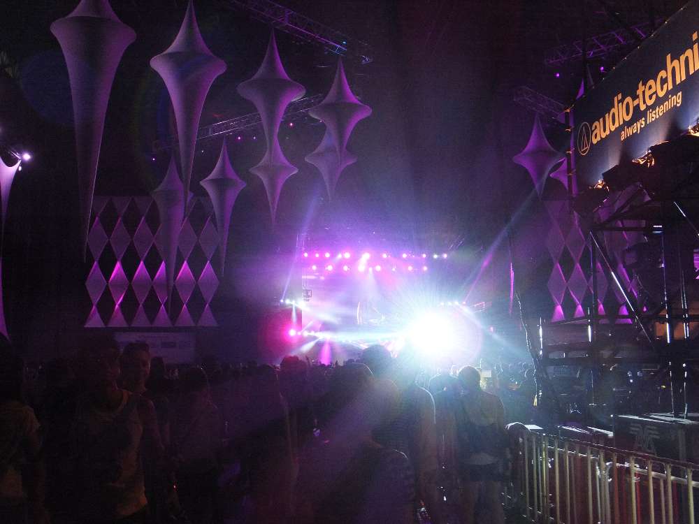 ミッドナイトソニックの最初なので客は多い。