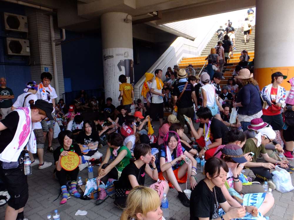 今年は暑かったので日陰はどこもこんな状態だった。