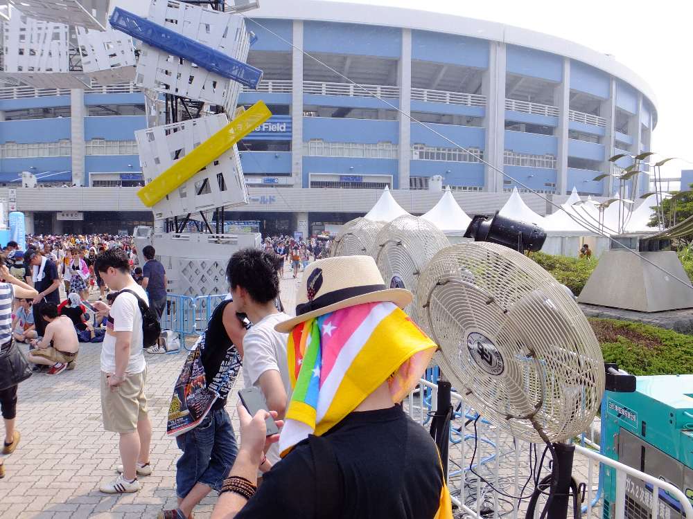 ゲート横の扇風機。