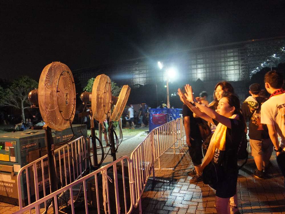 扇風機も稼働。