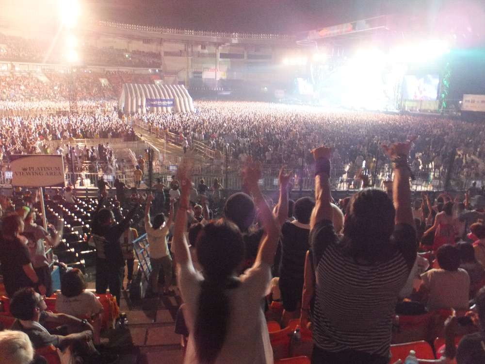 メタリカはサマーソニック2度目のトリ。5枚目までの曲が多く、「ロード」以降は少なかった。