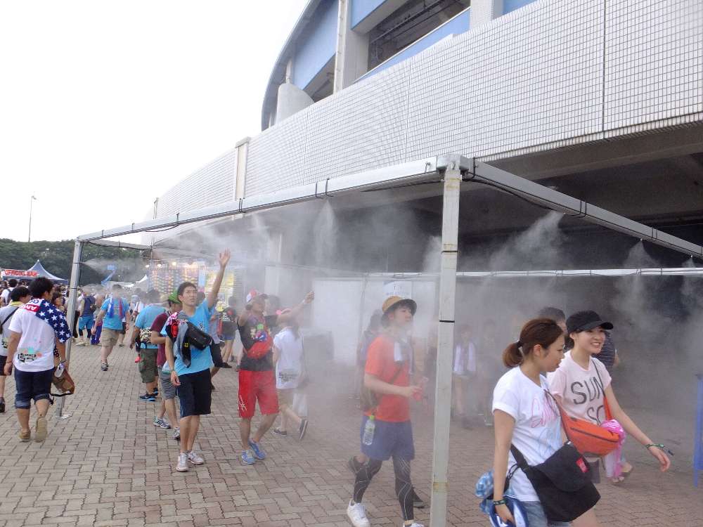 初日にはなかった噴霧器が2日目に設置されていた。