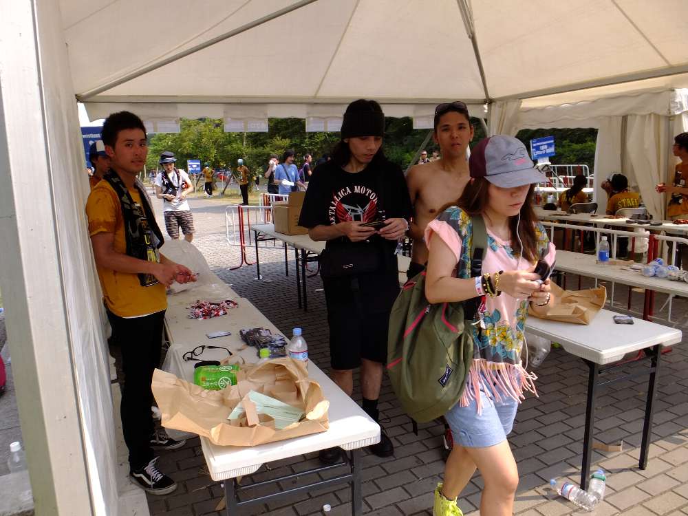 タイムテーブルは客が自分で取っていく。