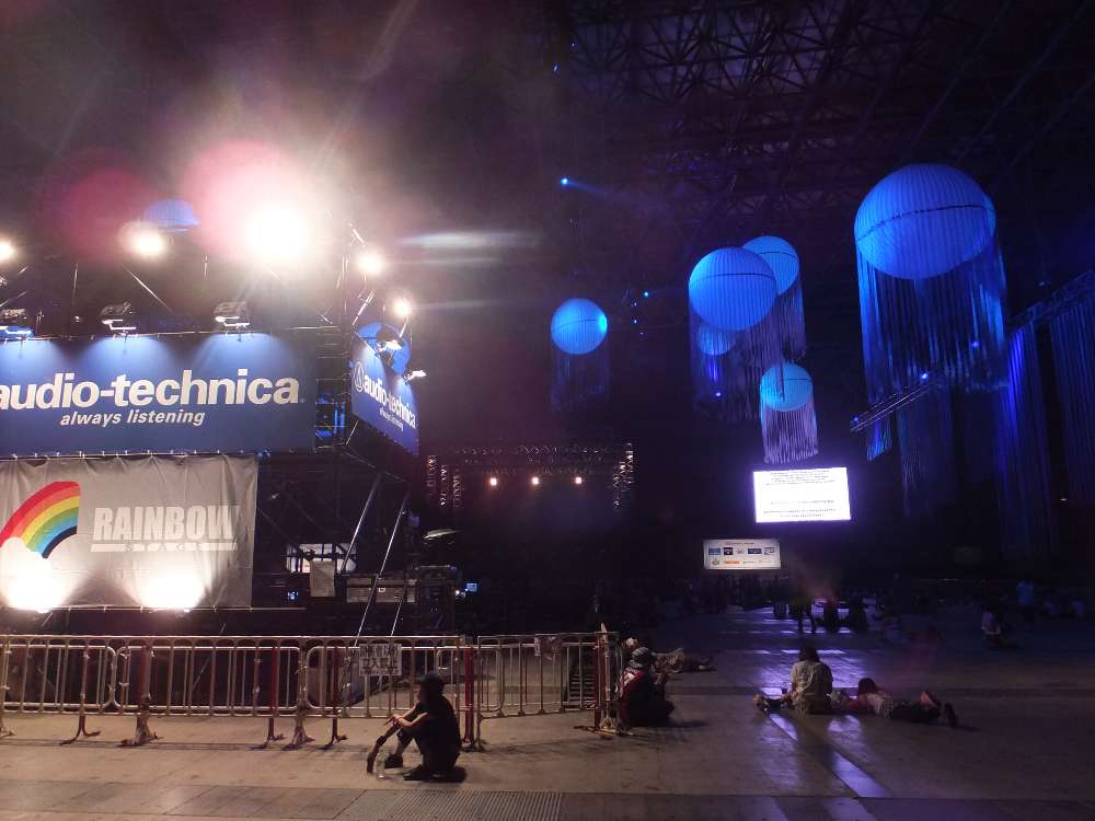 初日の終演後。