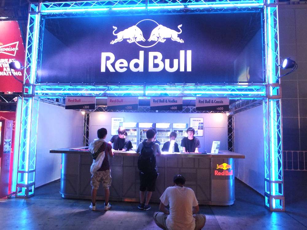会場内に複数あるレッドブル。