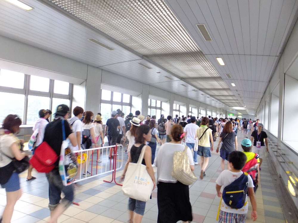 幕張メッセからマリンステージへ。