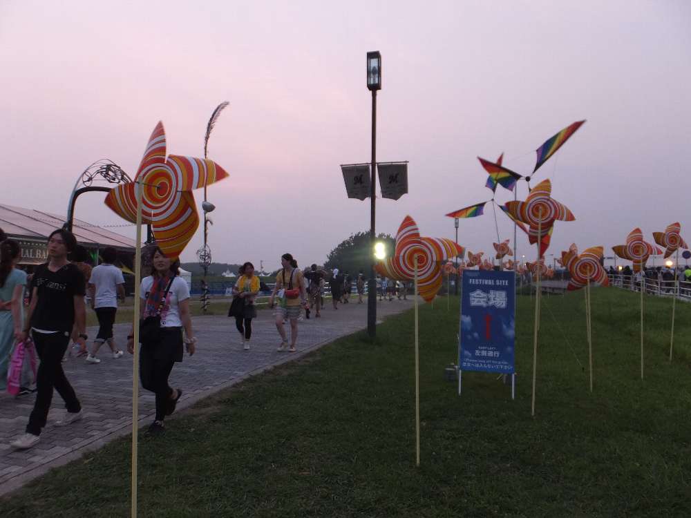 夕方のサイレントディスコ付近。