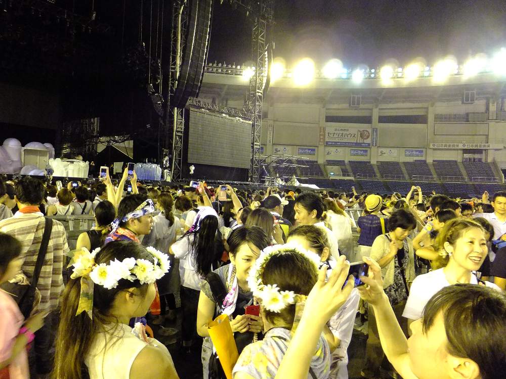 アリーナでは女性が6割から7割程度か。