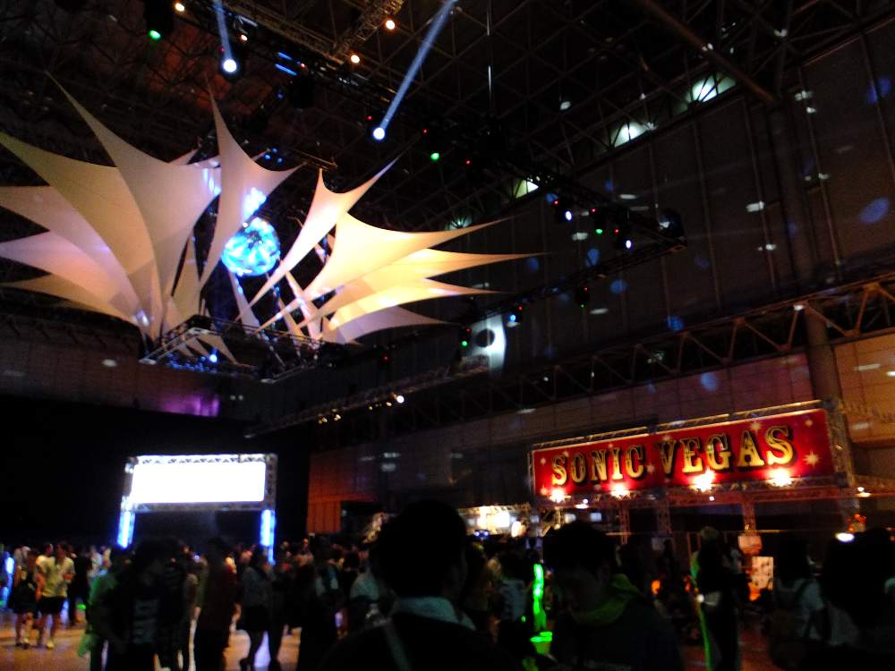 クリスタルマウンテンとソニックウェーブの間にあり、休憩しやすい位置にある。