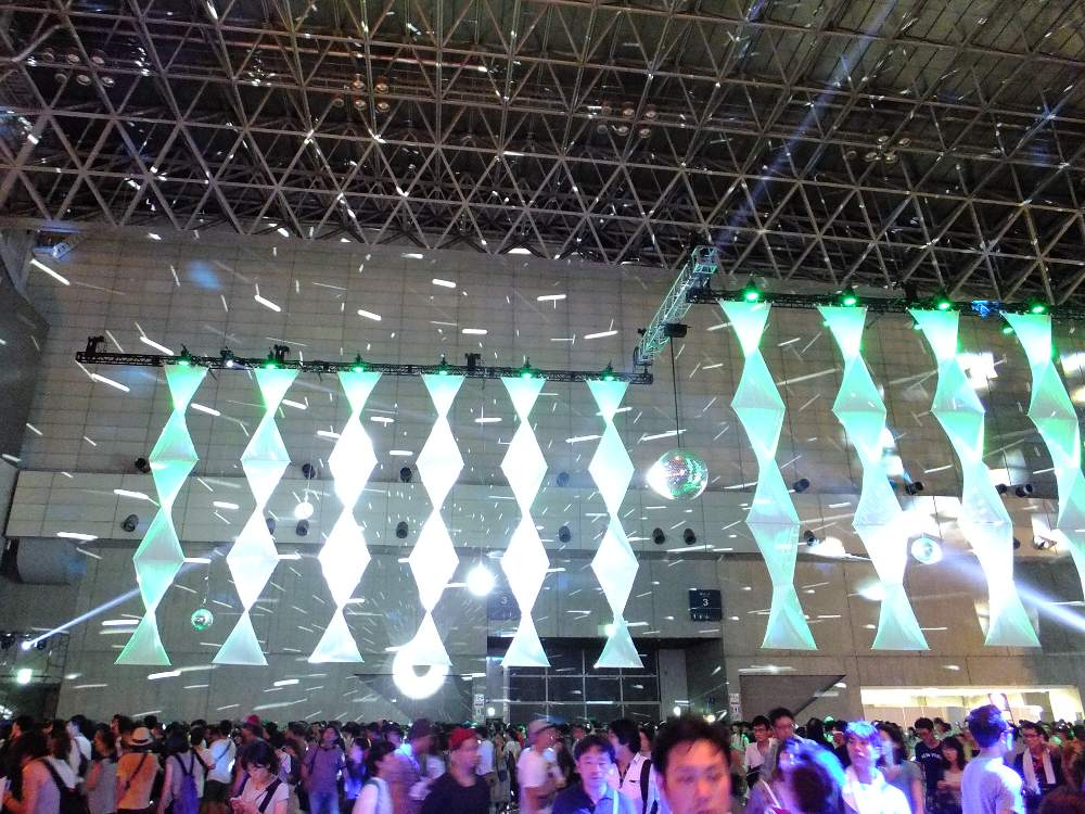 プラチナムラウンジ近辺の造形物。