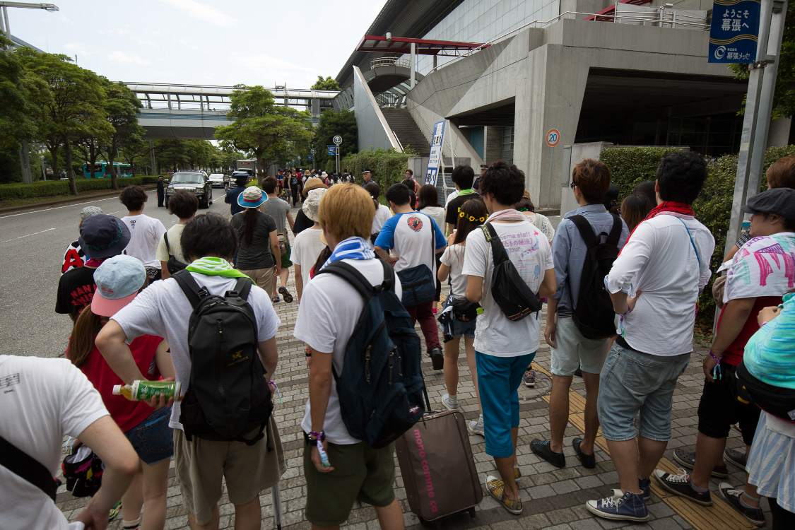 マリンステージ側のリストバンド交換へ。