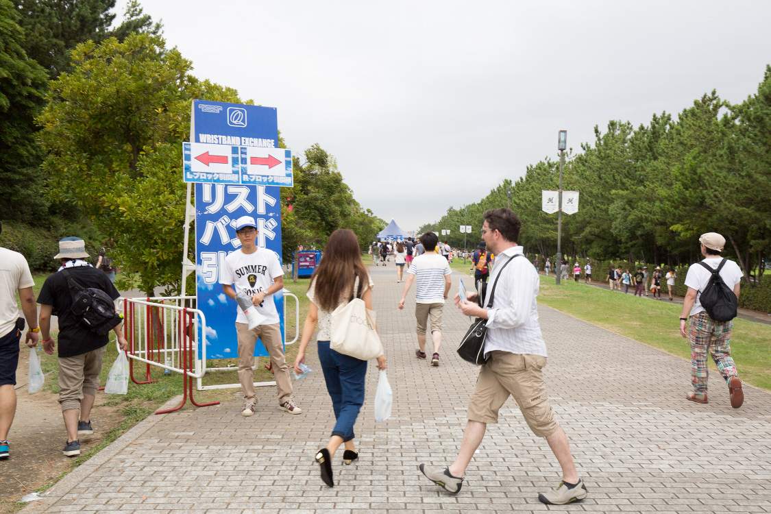 かなり手前からの振り分け。