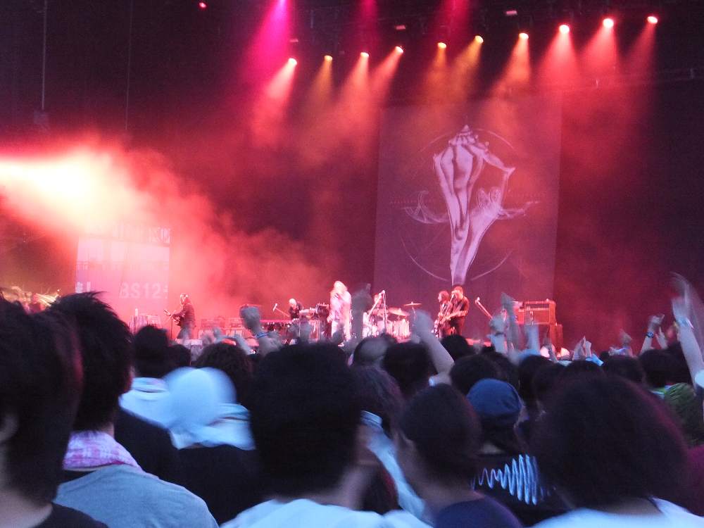 「胸いっぱいの愛を」は盛り上がる。