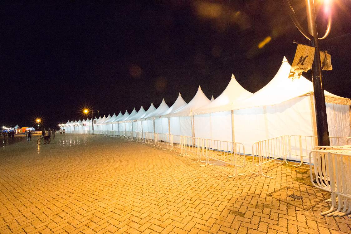 土曜の午後7時45分ごろ。