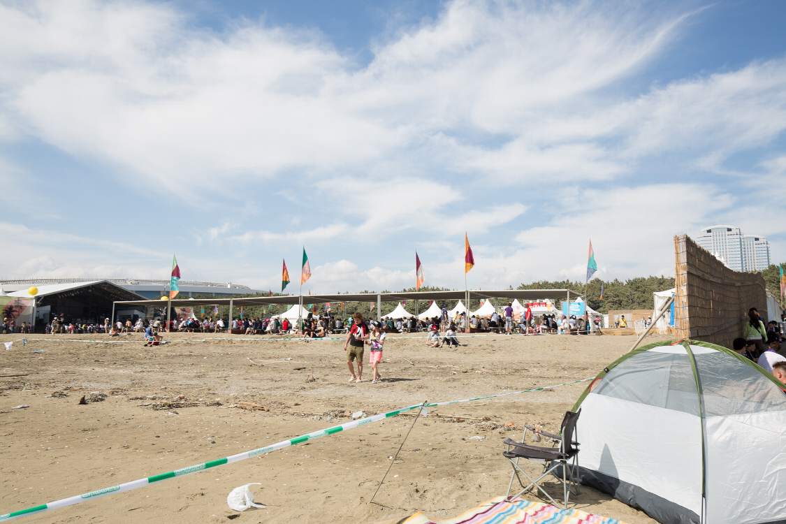 ステージに近くなると海岸も規制される。