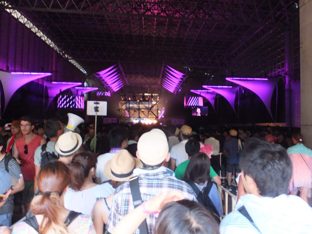 ソニックステージの外側通路から。