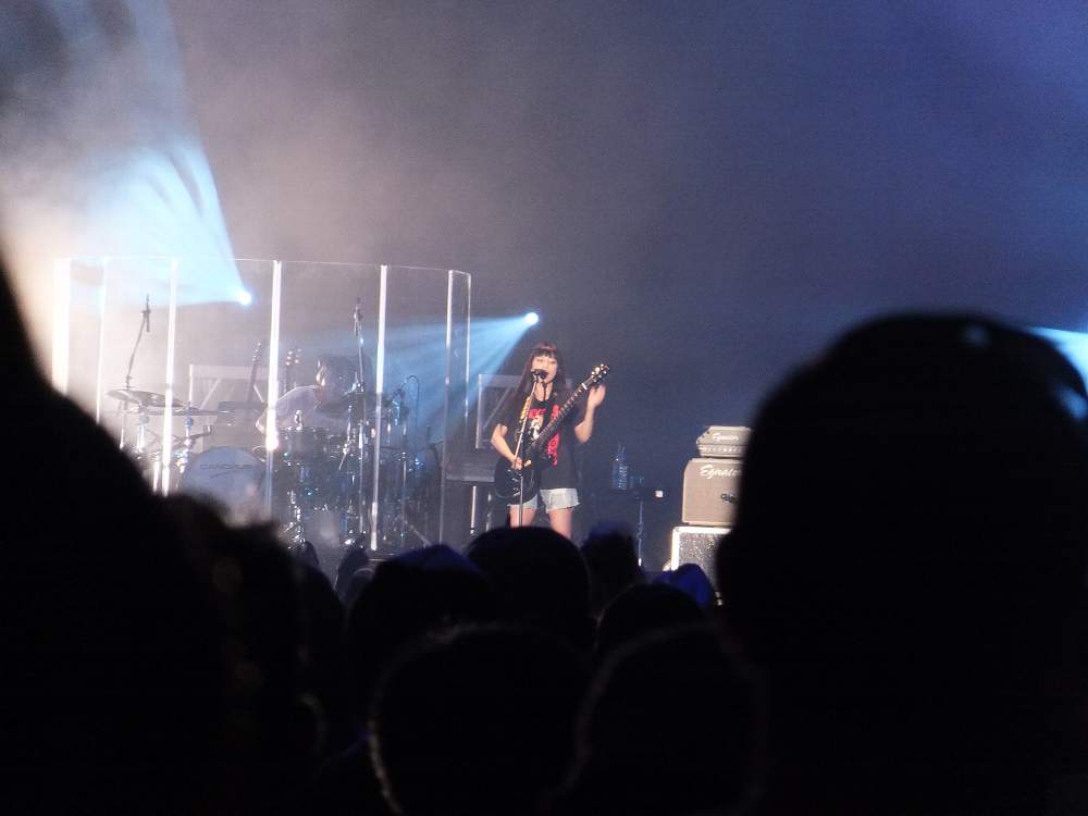 アヴリル・ラヴィーンのTシャツを着ていた。