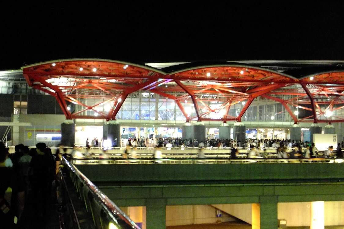 幕張メッセ2階ゲート。