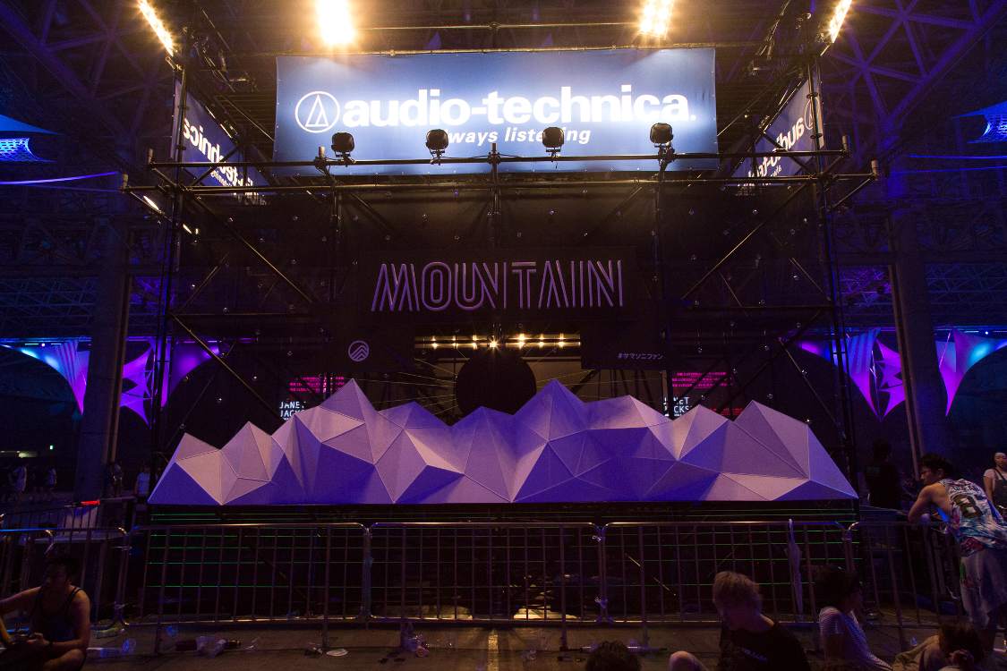 ソニックマニアのクリスタルマウンテン。サマーソニックではマウンテンステージ。