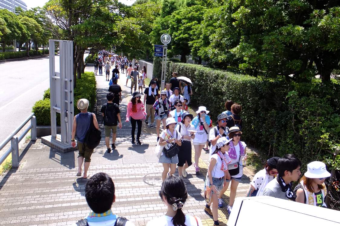マリンステージへ。再び歩道に降りる。